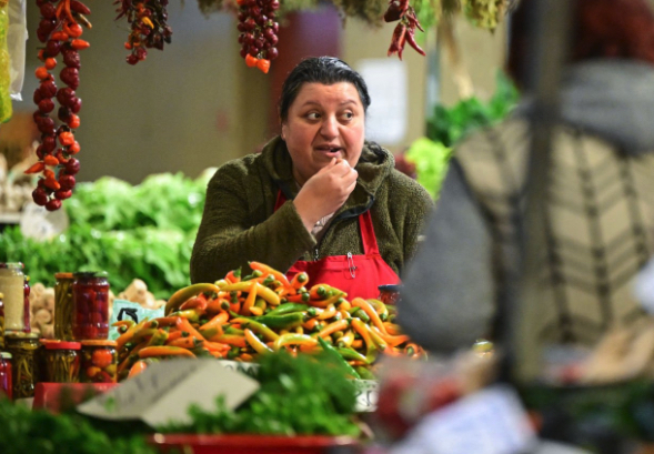 Woman grocery shopping
